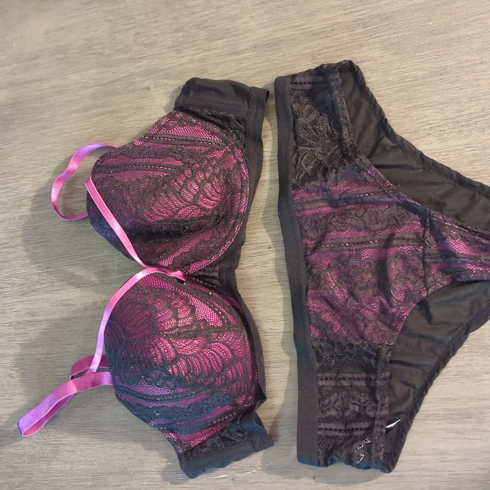 Adore Me bra and panty set. Bra 38DD, Panty L